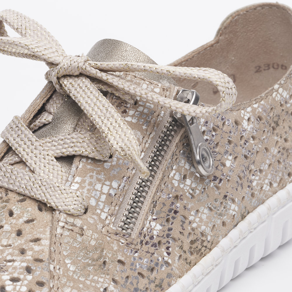 detail Dámské polobotky Rieker M2306-91 béžová