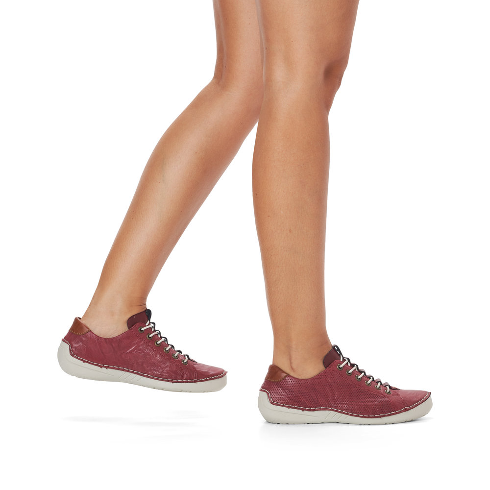 detail Dámské polobotky Rieker 52585-35 vínová