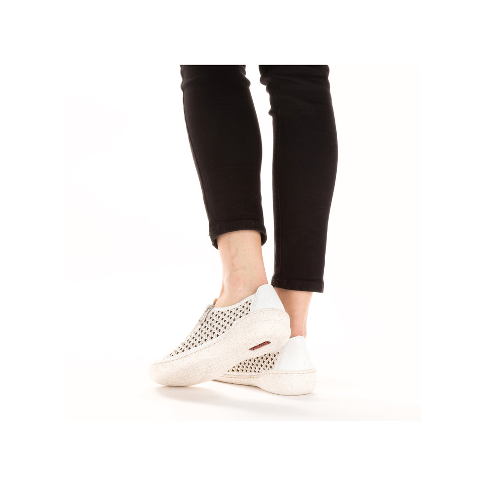 detail Dámské polobotky Rieker 54516-80 bílá