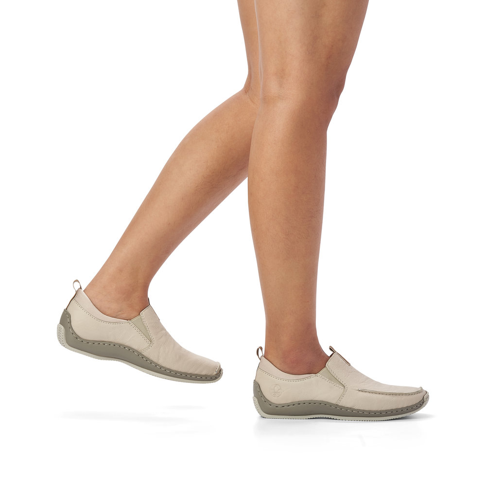 detail Dámské mokasíny Rieker L1779-60 béžová