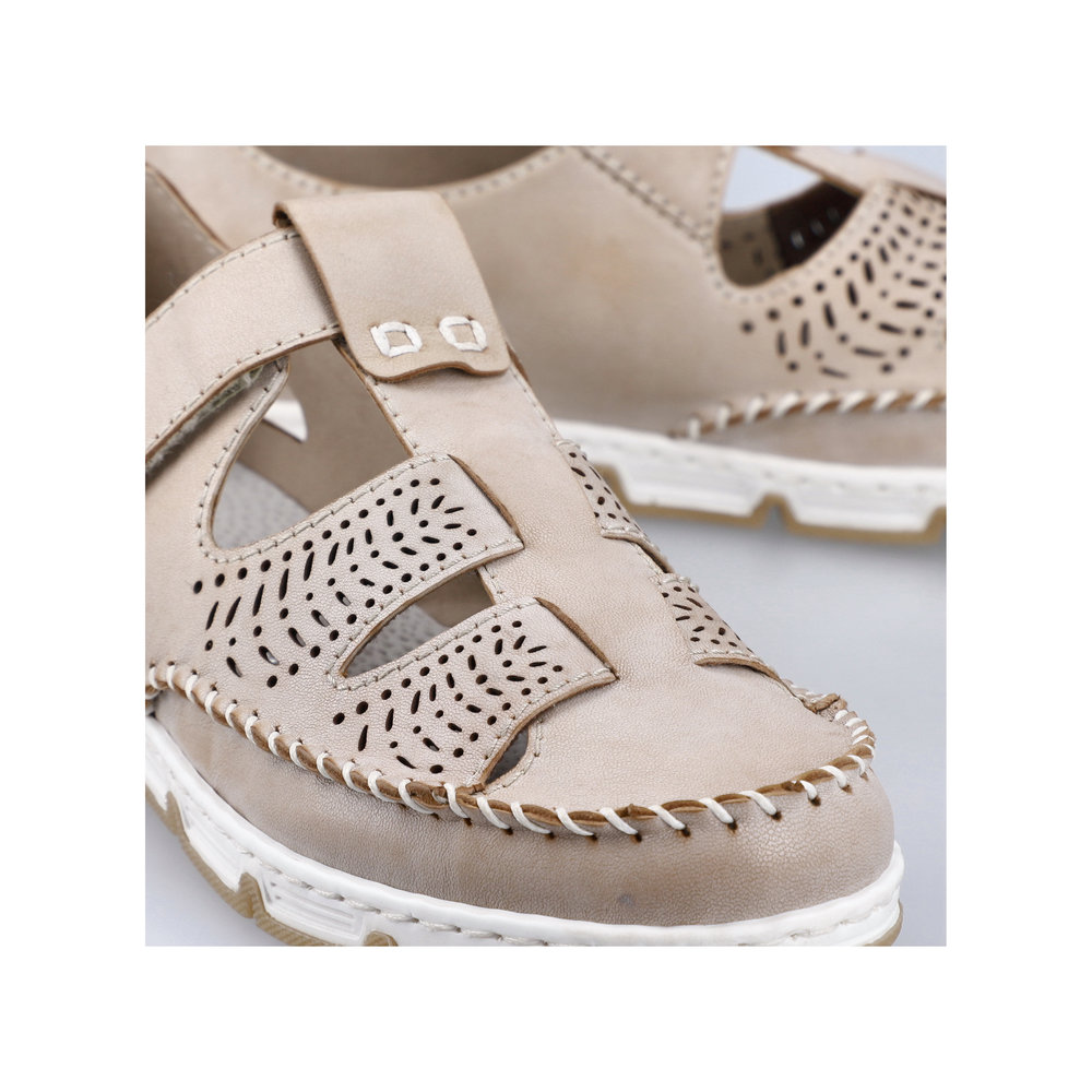 detail Dámské kožené sandály Rieker 49958-61 béžová