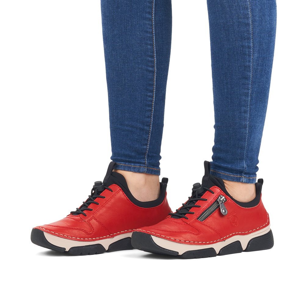 detail Dámské tenisky Rieker 45951-33 červená