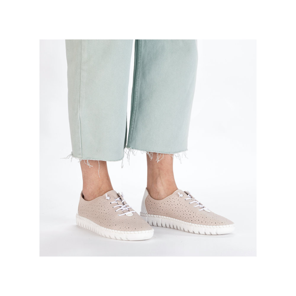 detail Dámské kožené polobotky Rieker M2356-31 růžová