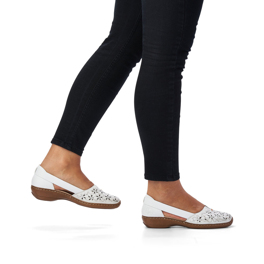 detail Dámské polobotky Rieker 41356-80 bílá