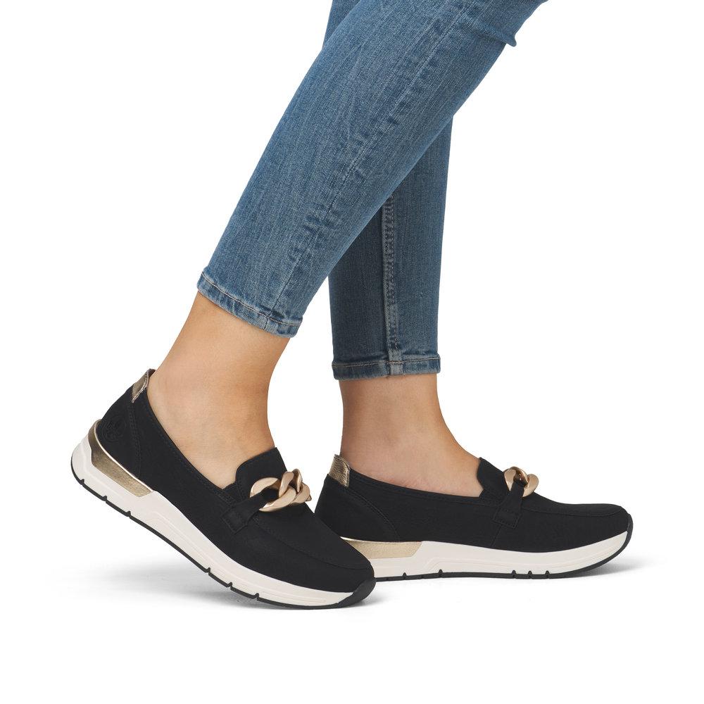 detail Dámské mokasíny Rieker 58944-00 černá