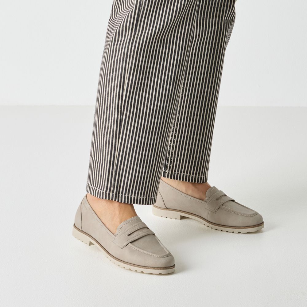 detail Dámské mokasíny Tamaris 24239-42 200 šedá