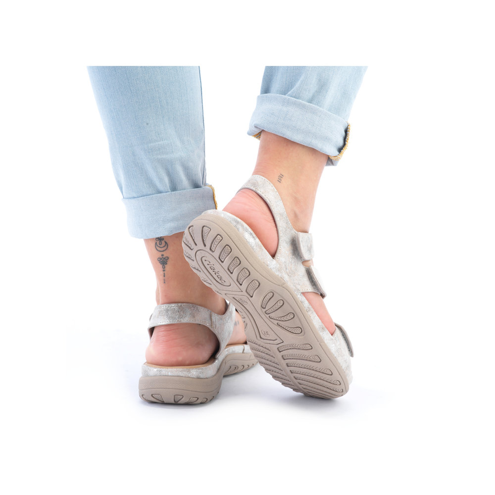 detail Dámské sandály Rieker V8872-90 stříbrná