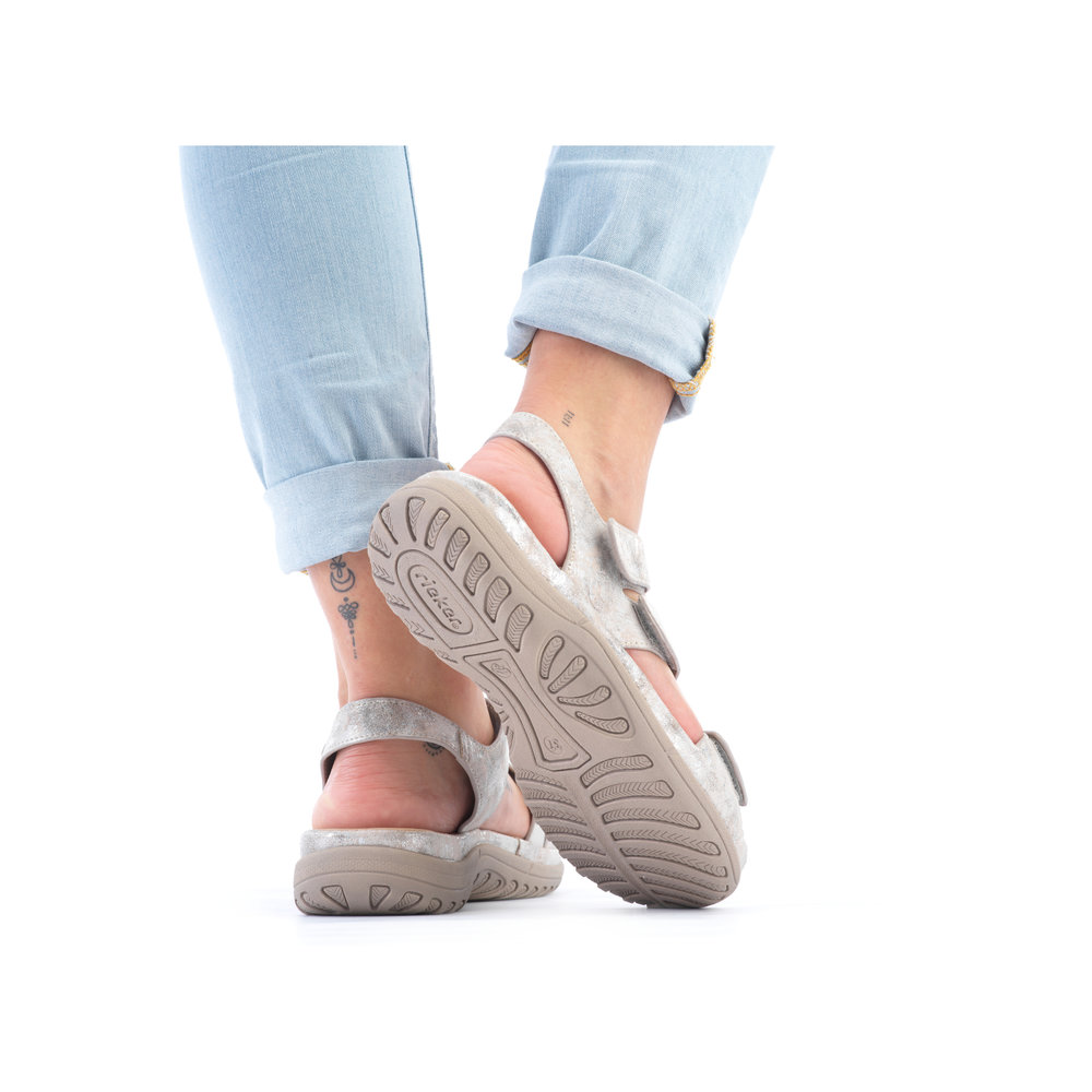 detail Dámské sandály Rieker V8872-90 stříbrná