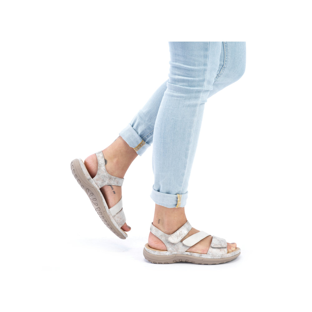 detail Dámské sandály Rieker V8872-90 stříbrná