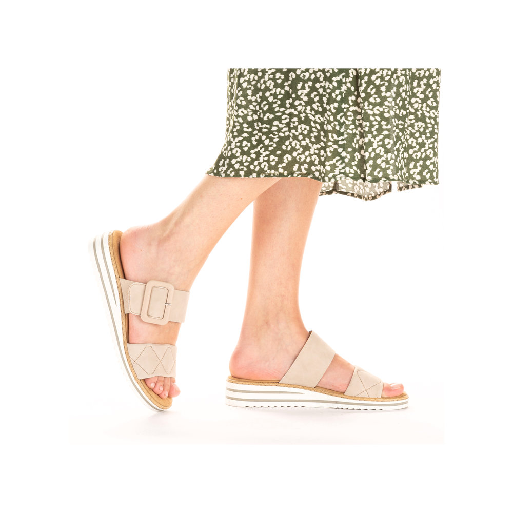 detail Dámské nazouváky Rieker V0694-62 béžová