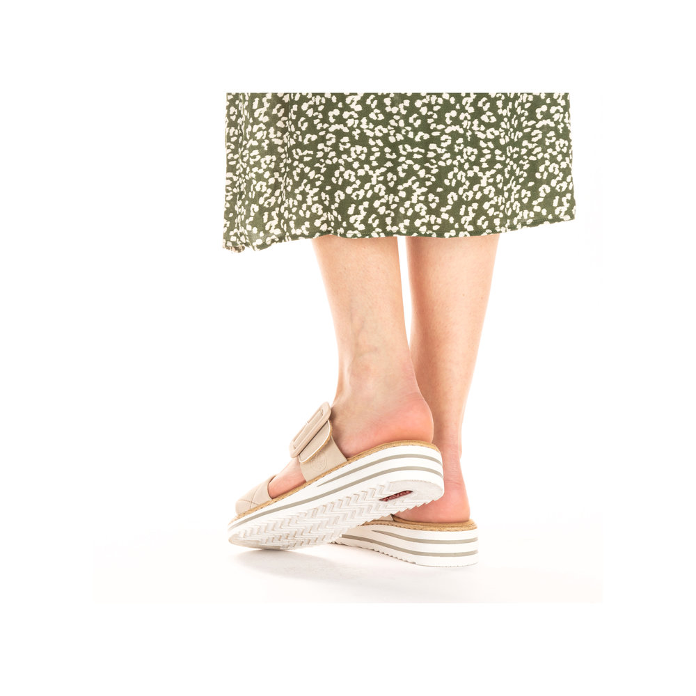 detail Dámské nazouváky Rieker V0694-62 béžová