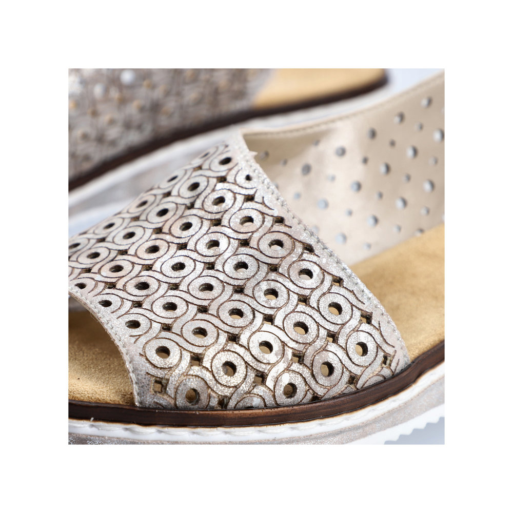 detail Dámské sandály Rieker V3654-31 růžová