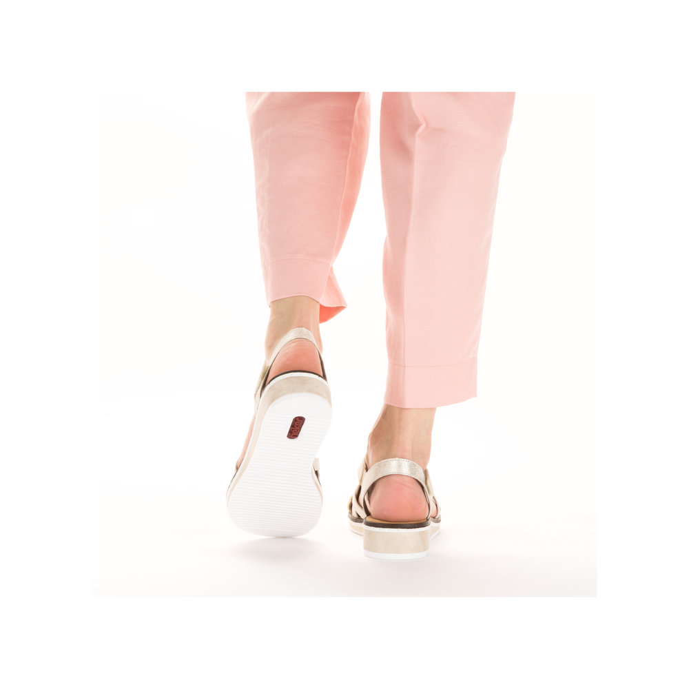 detail Dámské sandály Rieker V3663-90 zlatá