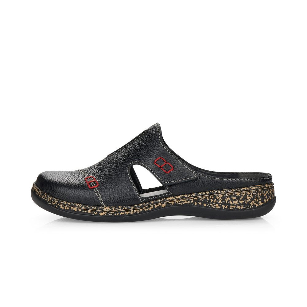 detail Dámské kožené pantofle Rieker 46362-00 černá