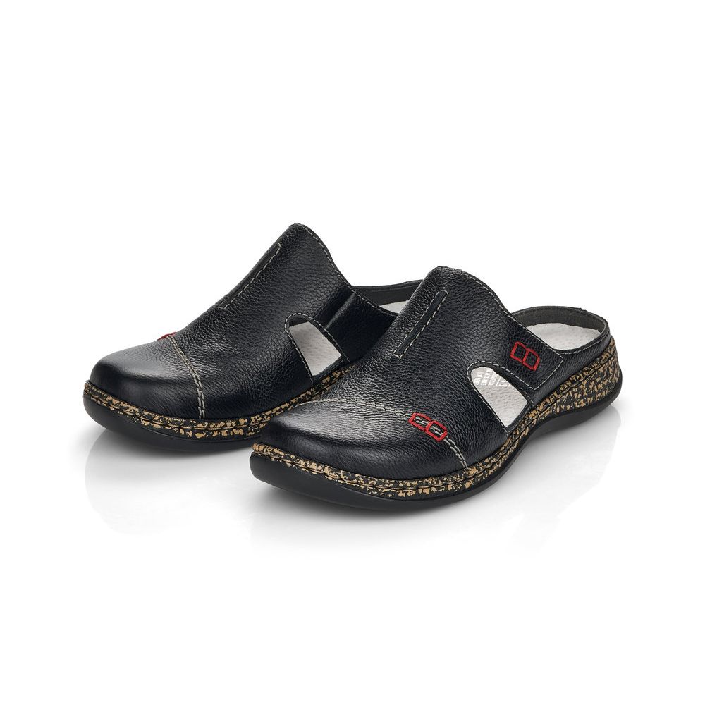 detail Dámské kožené pantofle Rieker 46362-00 černá