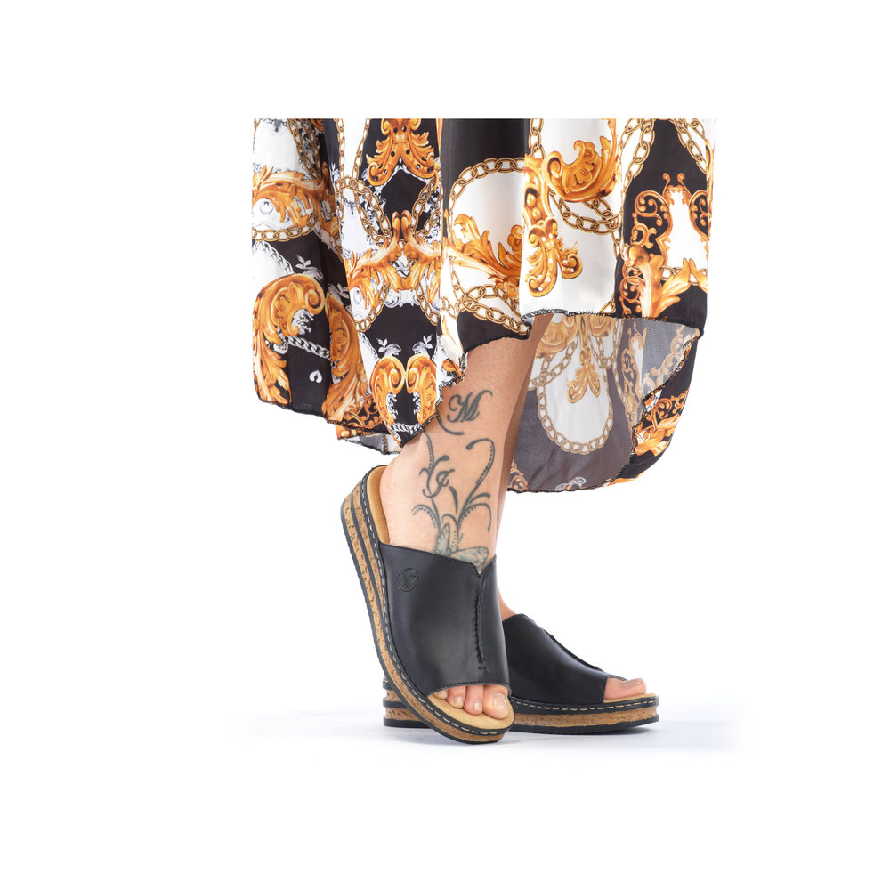 detail Dámské pantofle Rieker 629M9-00 černá