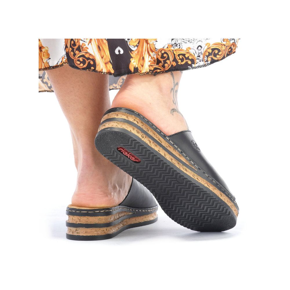 detail Dámské pantofle Rieker 629M9-00 černá