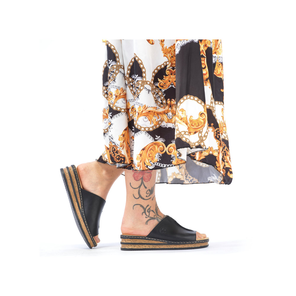 detail Dámské pantofle Rieker 629M9-00 černá