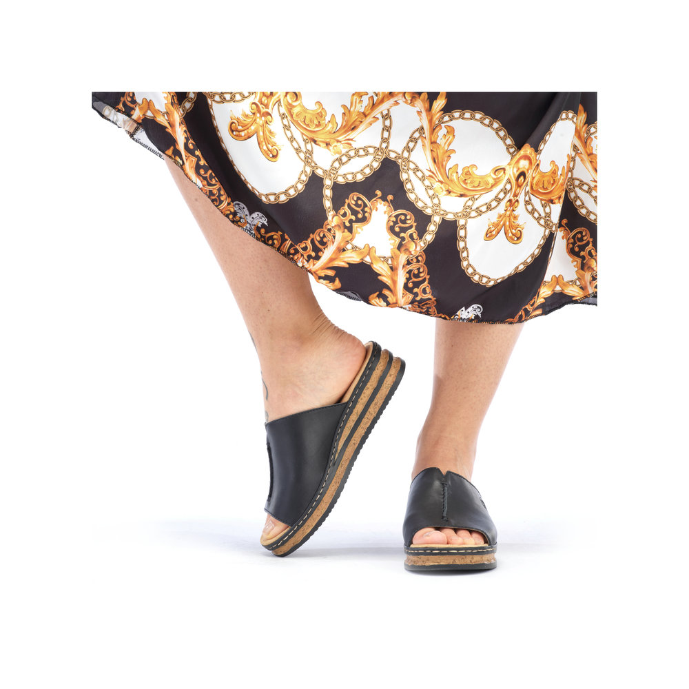 detail Dámské pantofle Rieker 629M9-00 černá