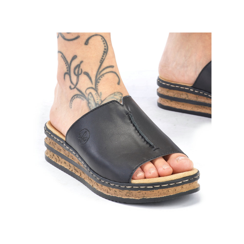 detail Dámské pantofle Rieker 629M9-00 černá