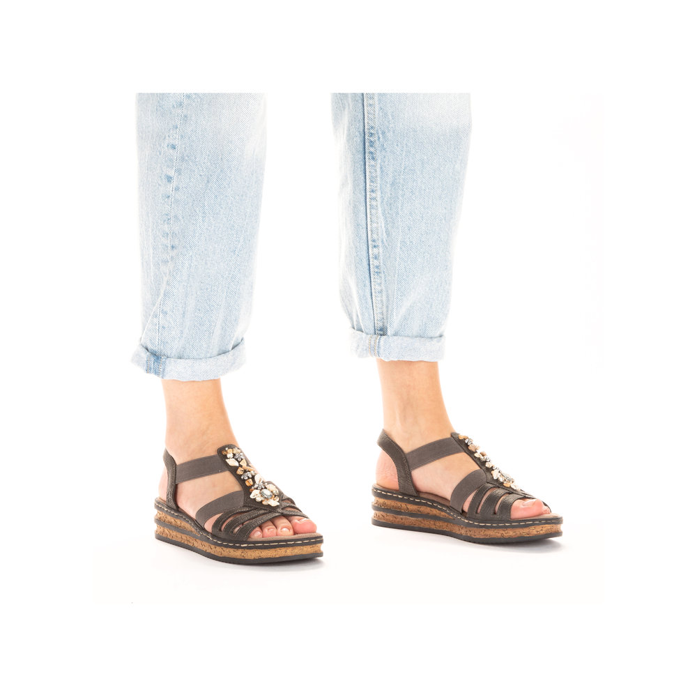 detail Dámské sandály Rieker 62949-45 šedá