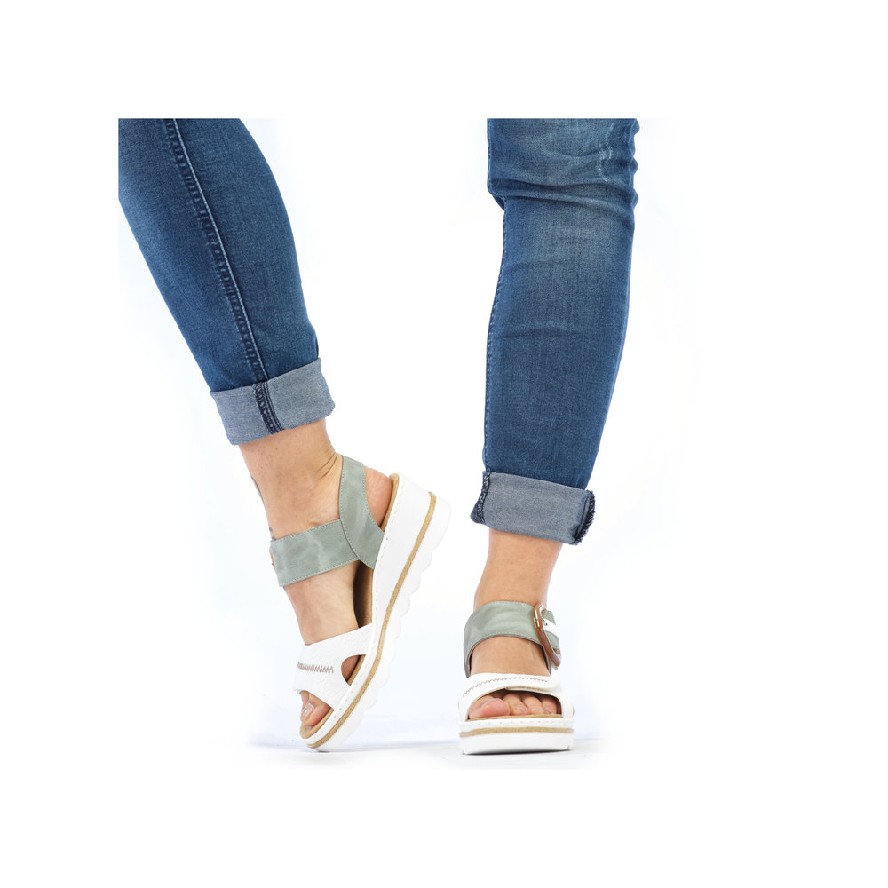 detail Dámské kožené sandály Rieker 67476-81 zelená