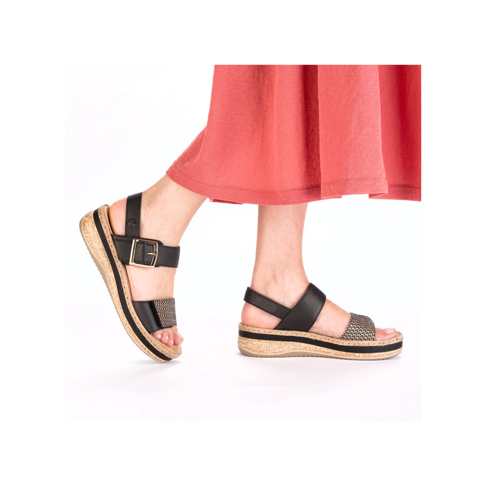 detail Dámské sandály Rieker V0951-00 černá