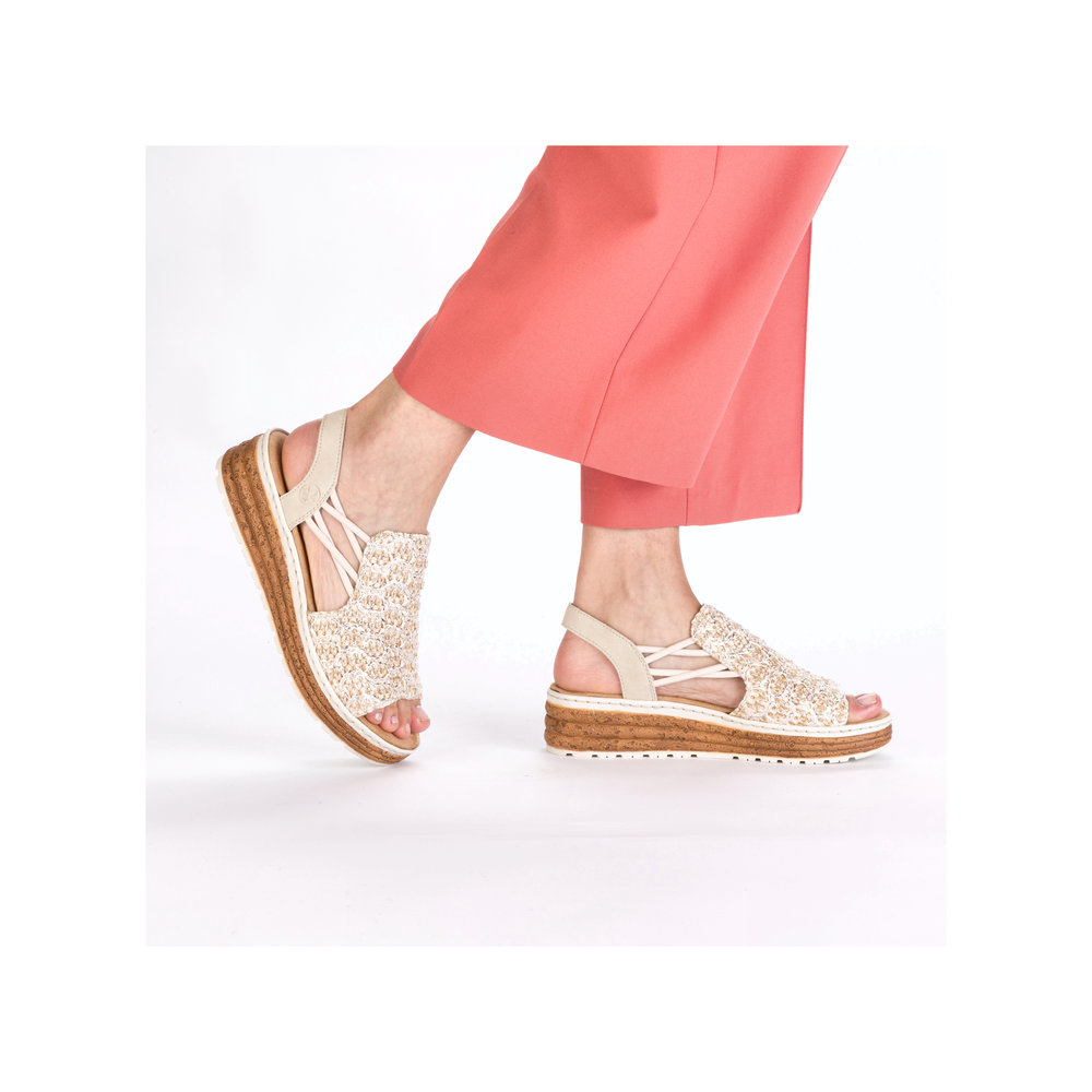 detail Dámské sandály Rieker 62741-60 béžová