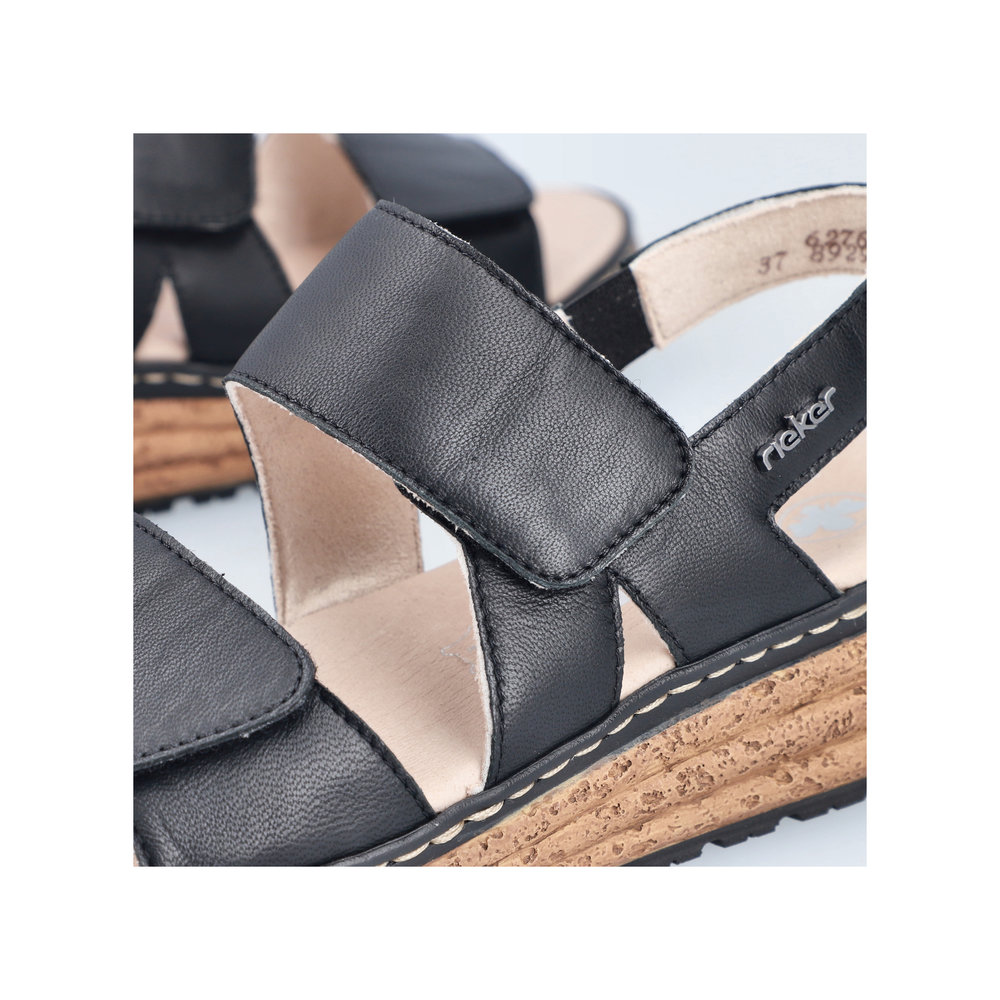 detail Dámské kožené sandály Rieker 62761-00 černá