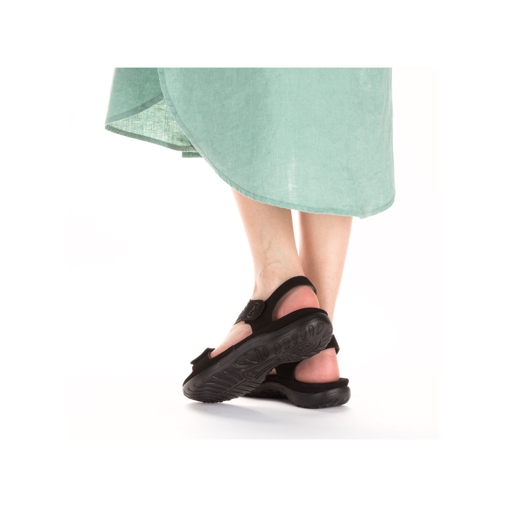 detail Dámské sandály Rieker 64870-02 černá