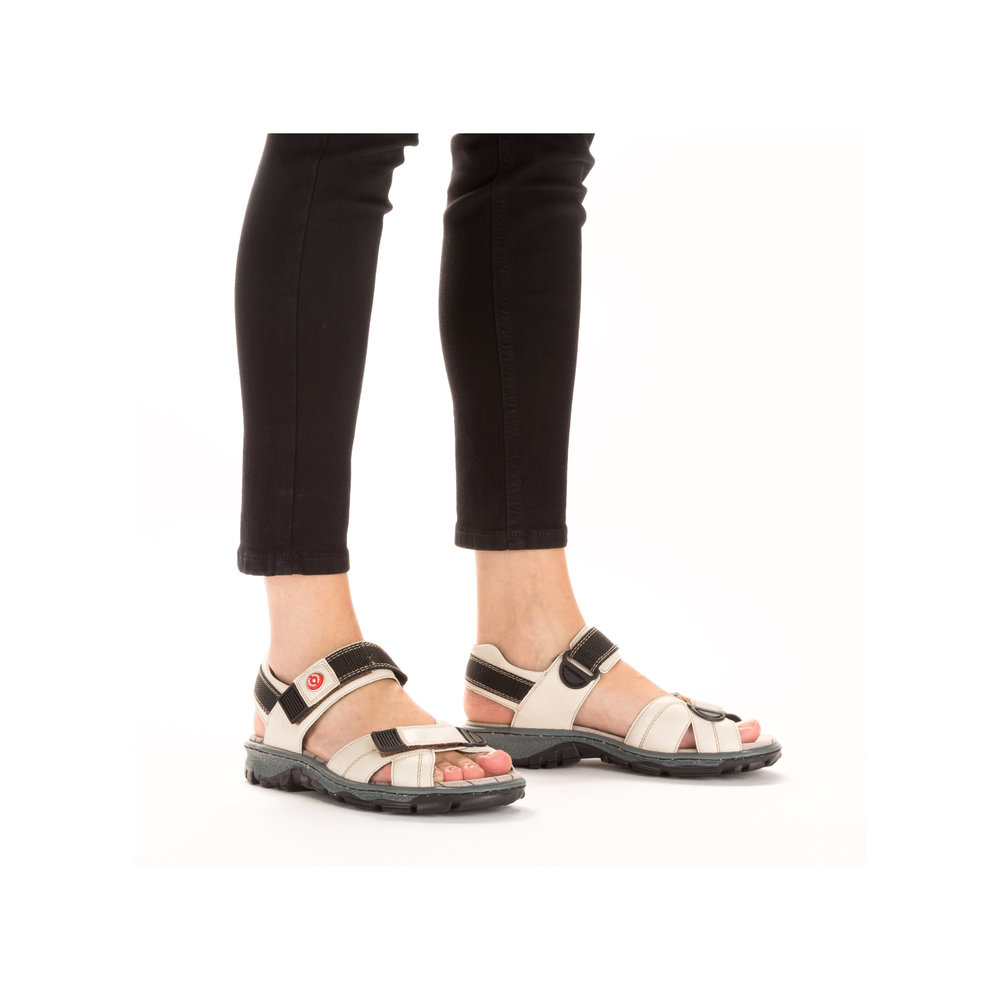 detail Dámské sandály Rieker 68851-80 béžová