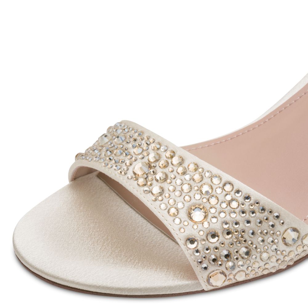 detail Dámské sandály Tamaris 28313-46 289 béžová