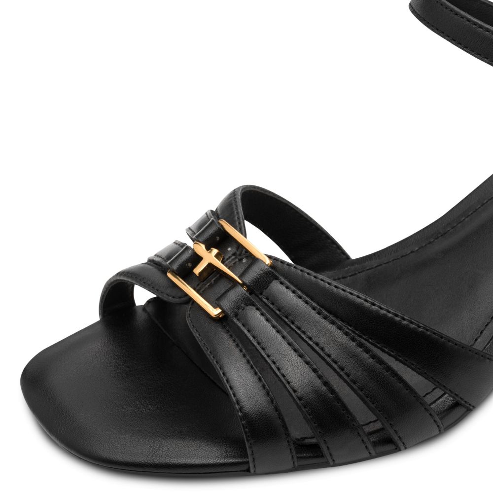 detail Dámské kožené sandály Tamaris 28229-46 001 černá