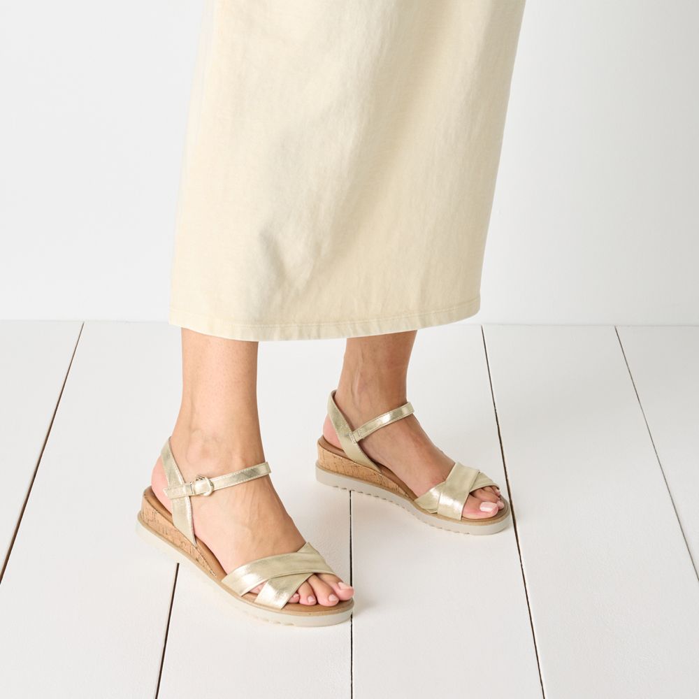 detail Dámské sandály Tamaris 28106-42 933 zlatá