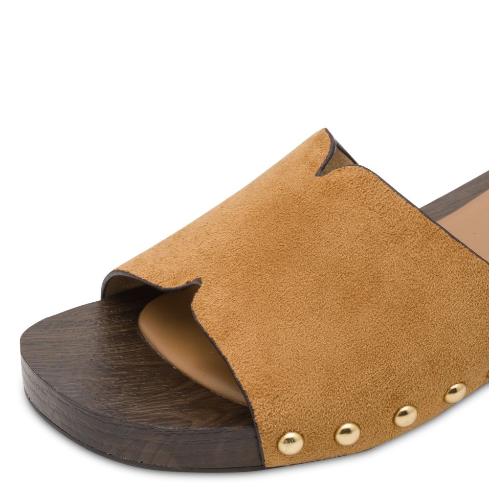 detail Dámské pantofle Tamaris 27118-46 305 hnědá