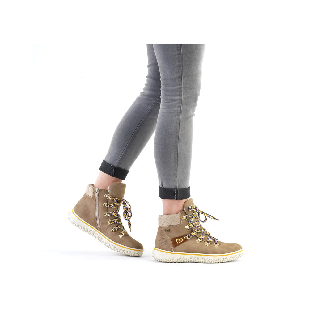 detail Dámské kotníková obuv Rieker Z4238-64 béžová