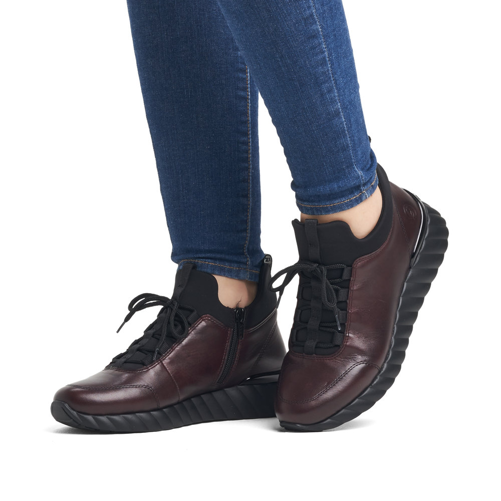 detail Dámské zimní tenisky Remonte D5977-35 vínová