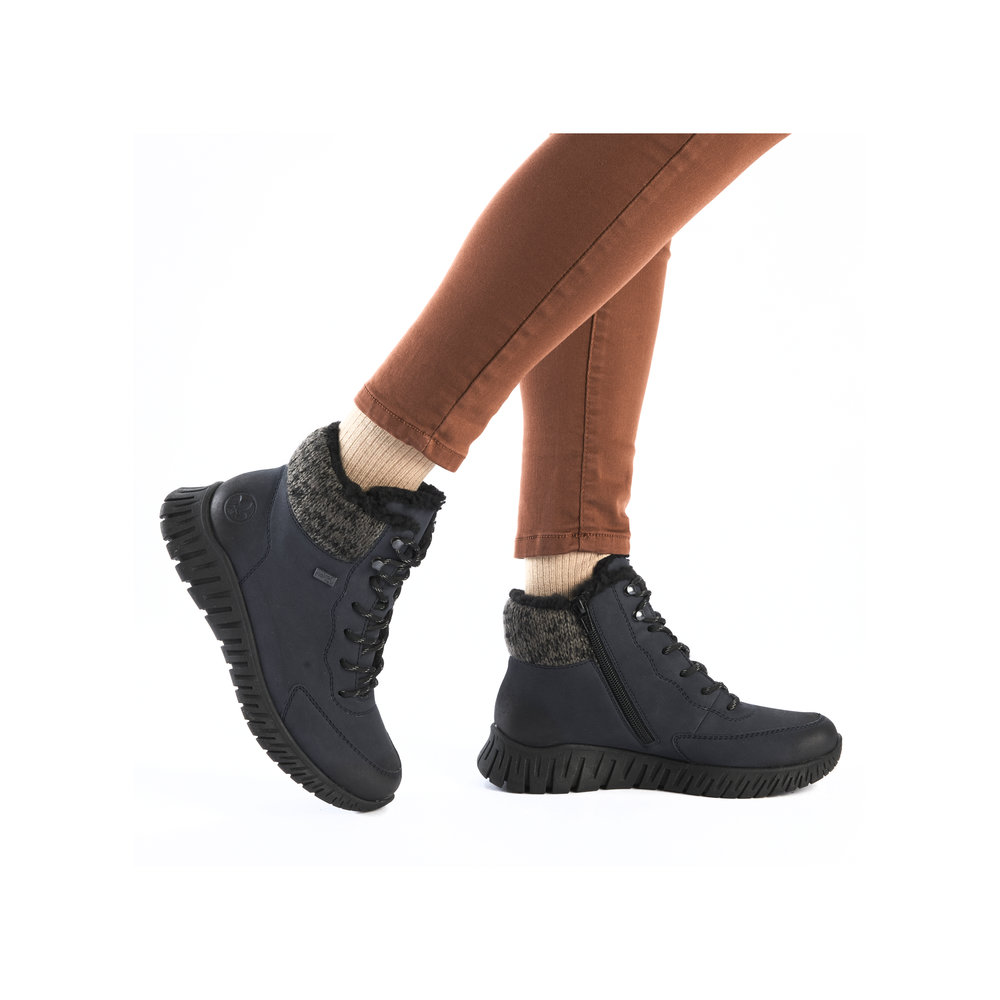 detail Dámská kotníková obuv Rieker M5310-14 modrá