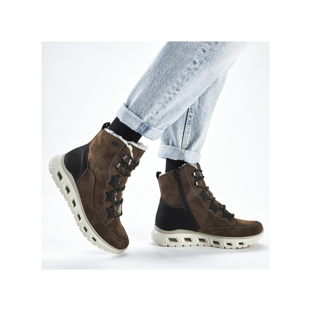 detail Dámská kotníková obuv Rieker M6012-25 hnědá