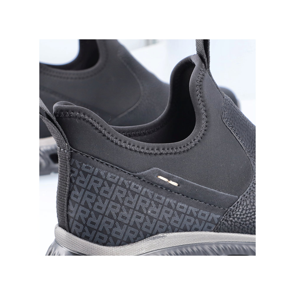 detail Dámská kotníková obuv Rieker M6053-00 černá