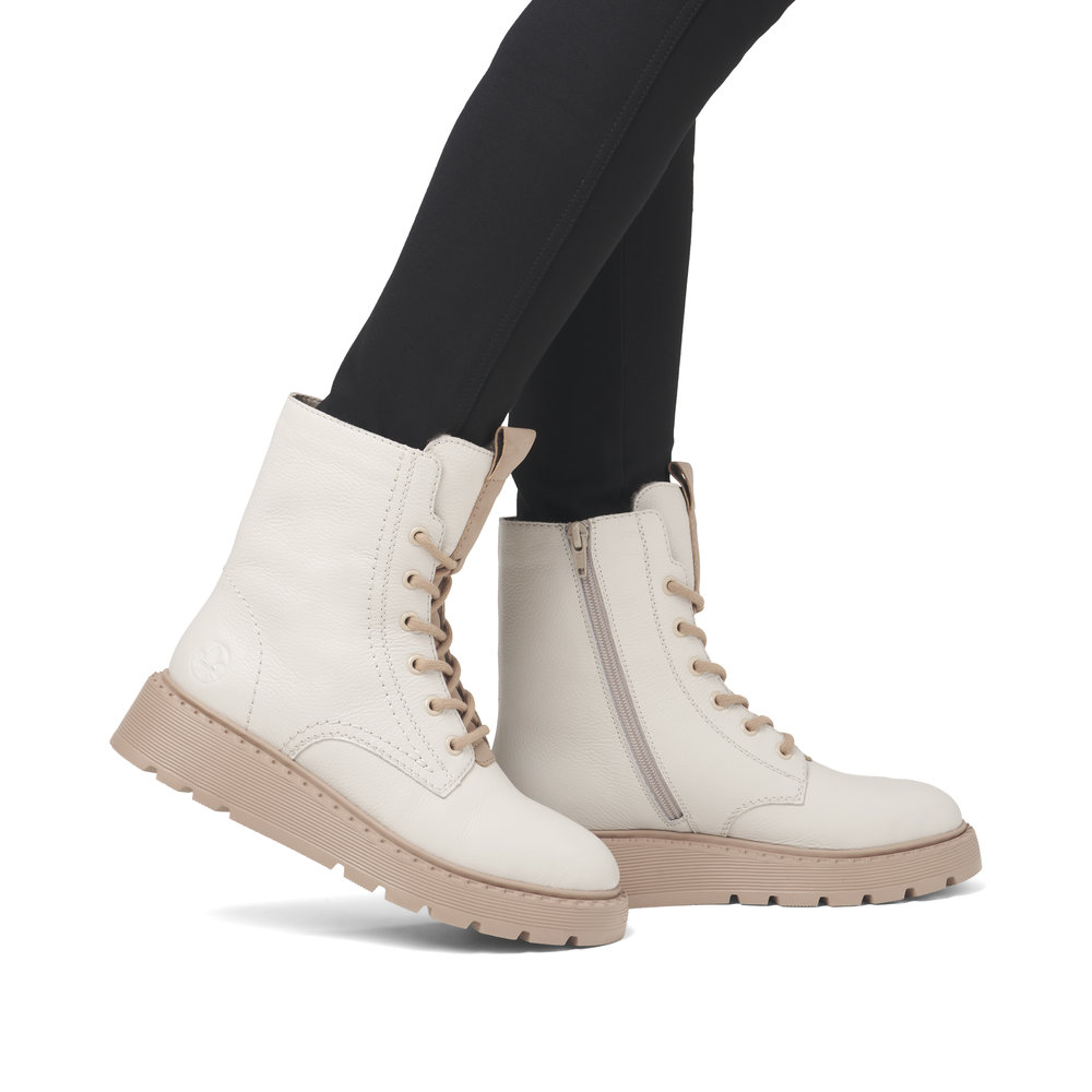 detail Dámská kotníková obuv Rieker 70404-80 béžovo-bílá