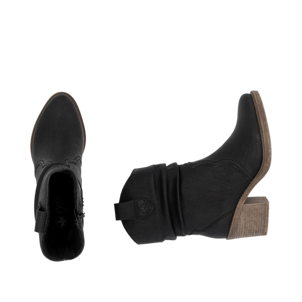 detail Dámská kotníková obuv Rieker Y1284-00 černá