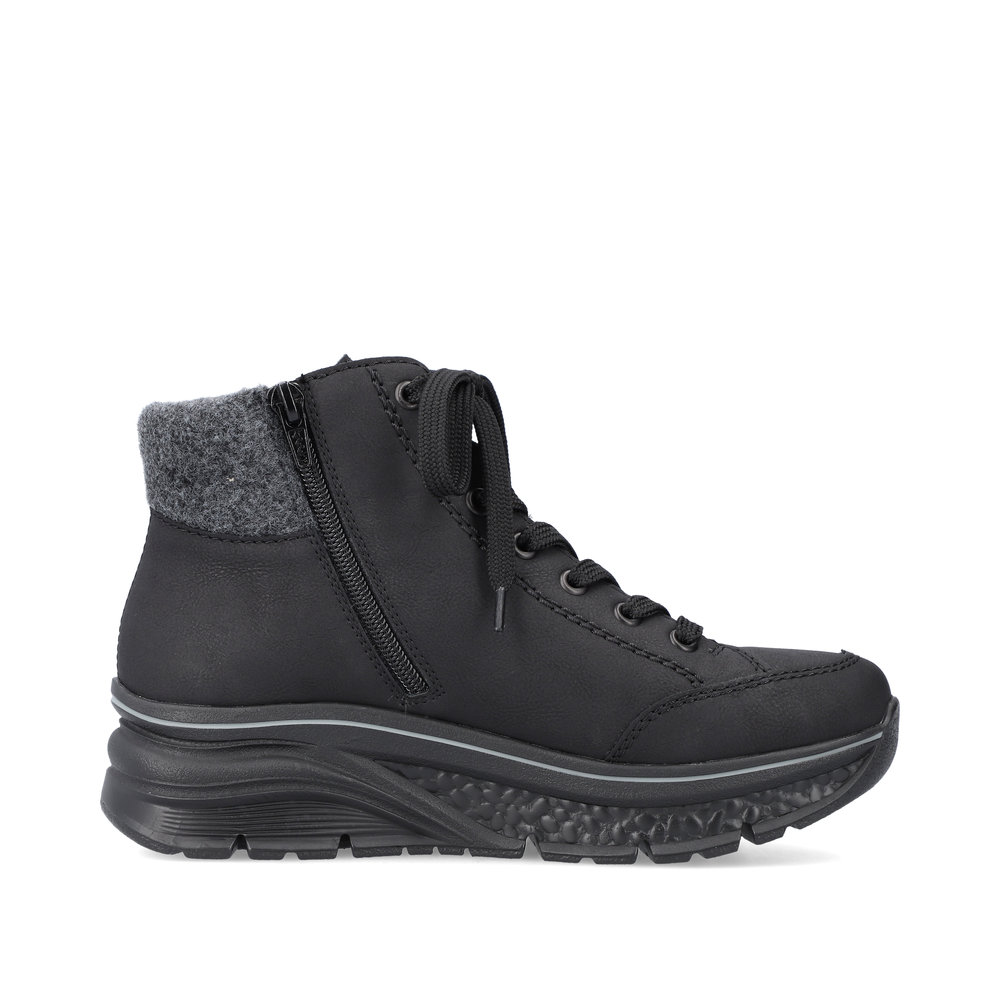 detail Dámská kotníková obuv Rieker 48043-00 černá