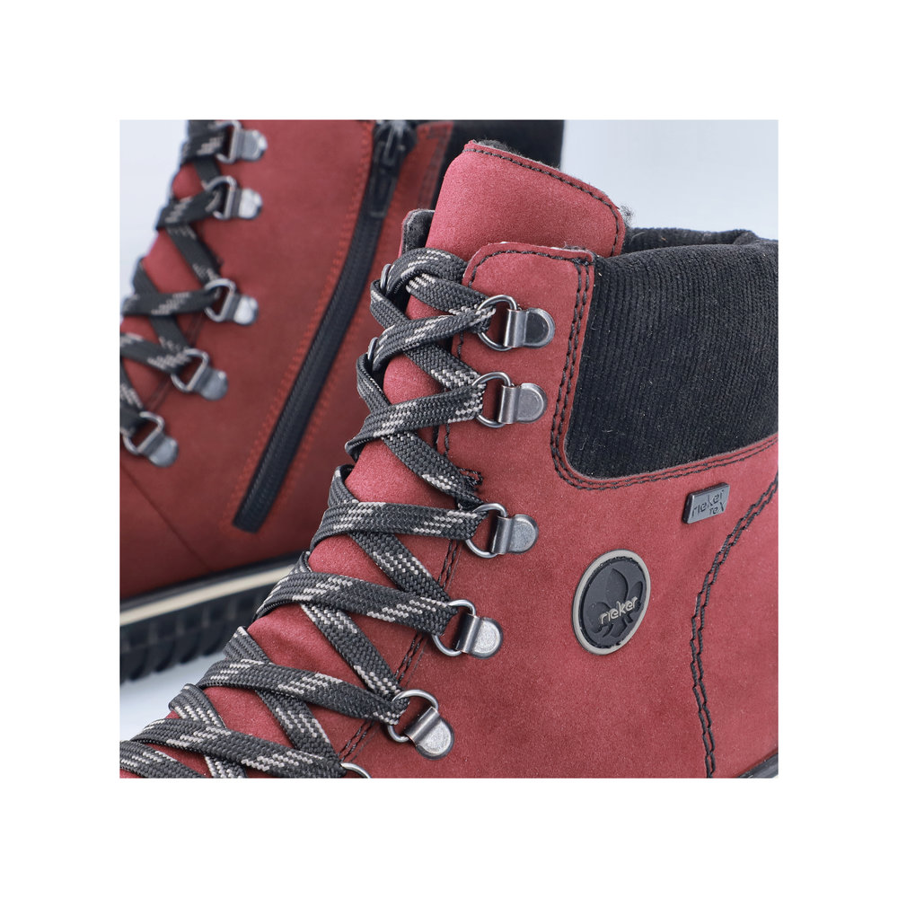 detail Dámská kotníková obuv Rieker 74247-35 červená