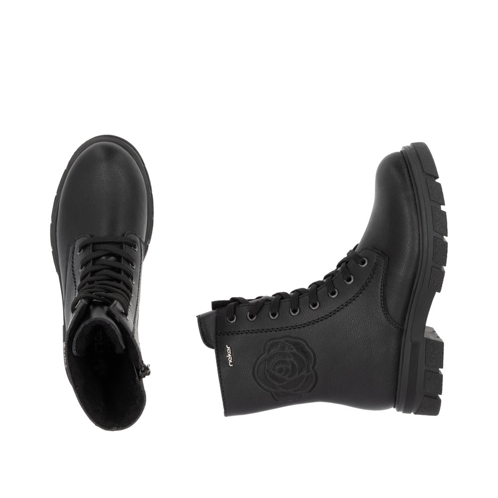 detail Dámská kotníková obuv Rieker Z9129-00 černá