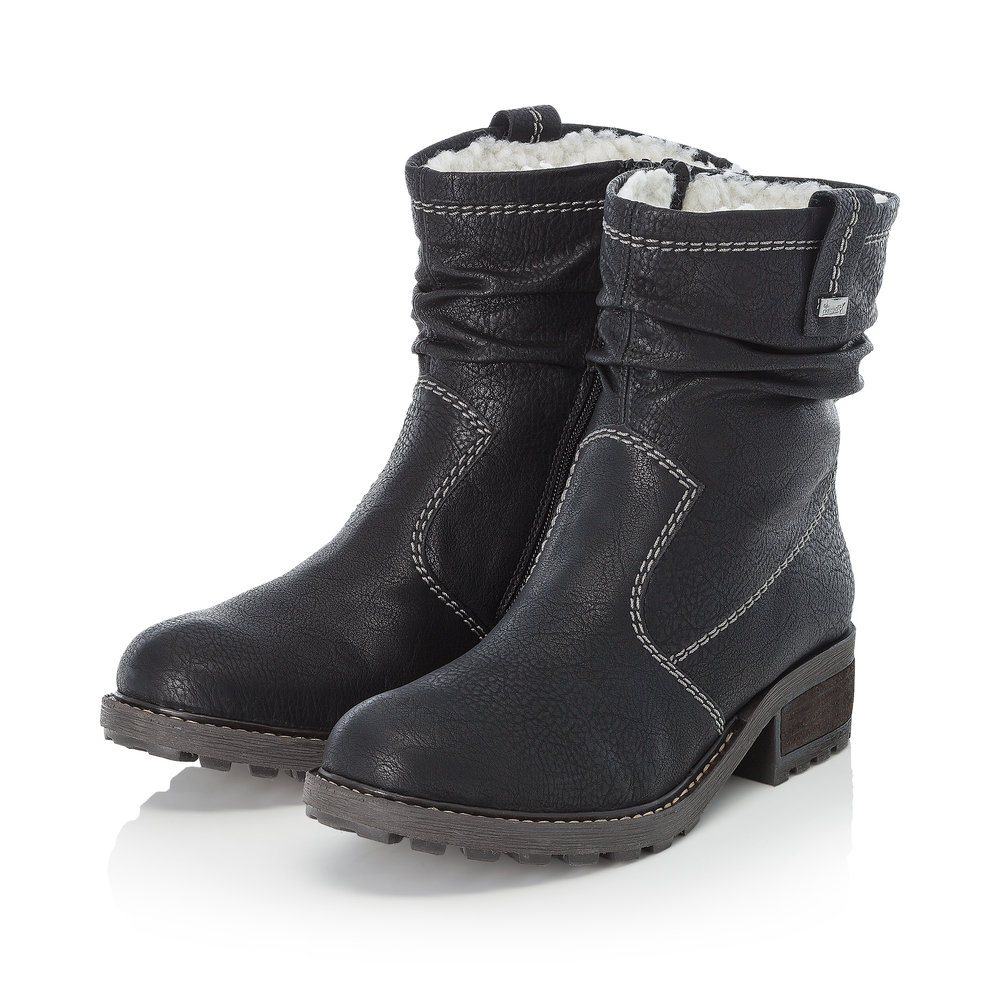 detail Dámská kotníková obuv Rieker Y0463-00 černá