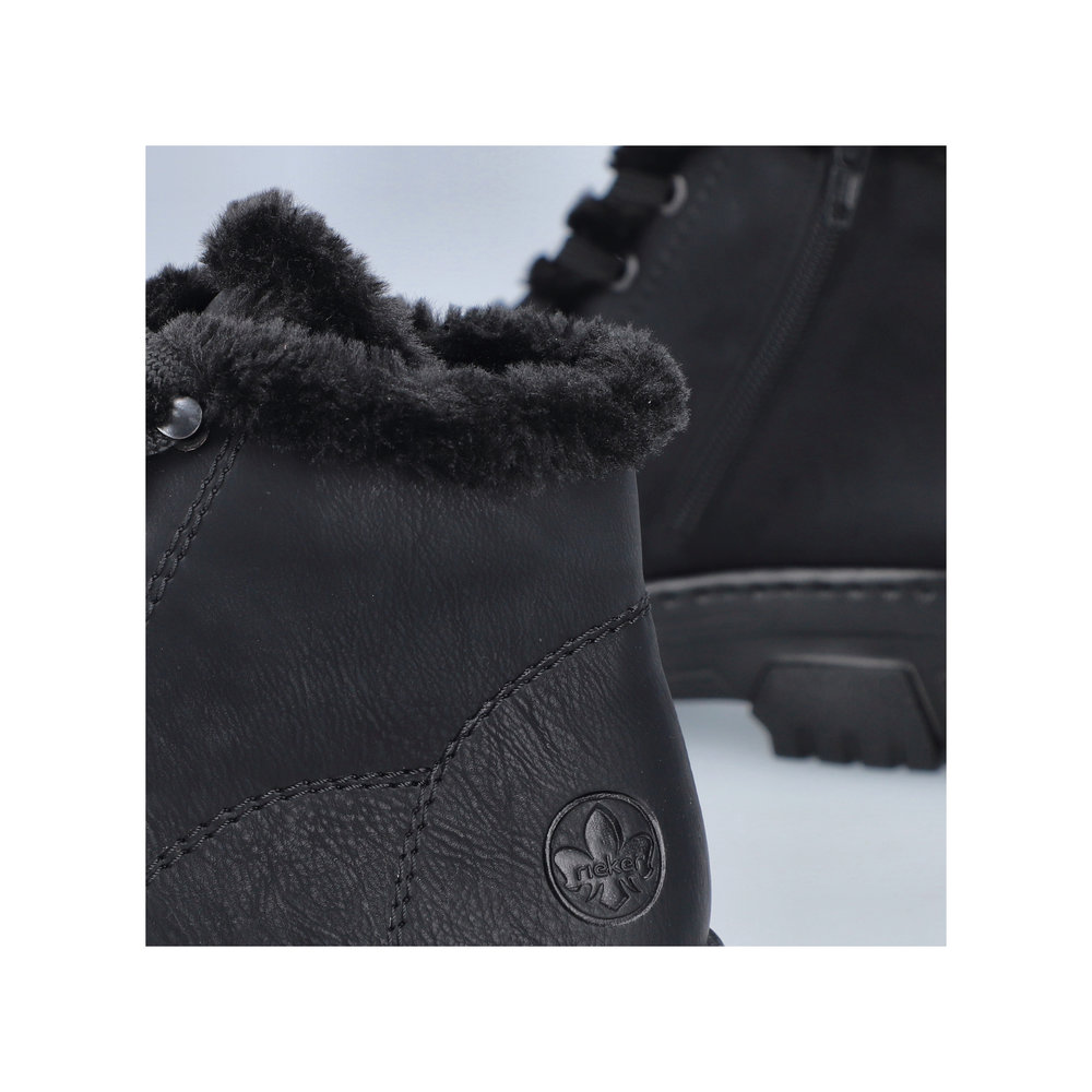 detail Dámská kotníková obuv Rieker Z7411-00 černá