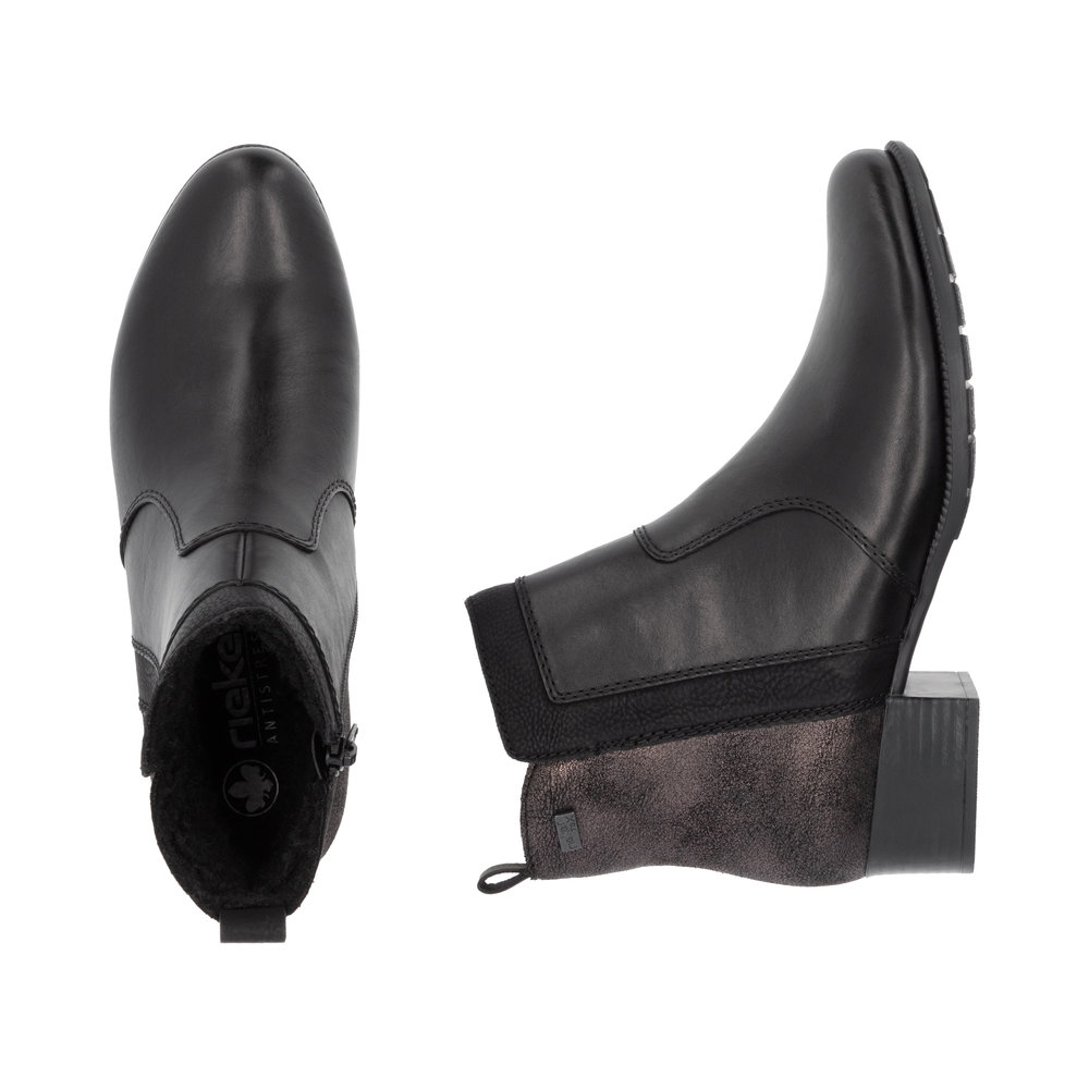 detail Dámská kožená kotníková obuv Rieker 78658-00 černá