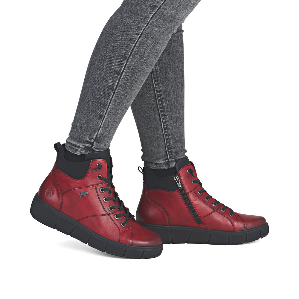 detail Dámská kotníková obuv Remonte D1T76-35 červená