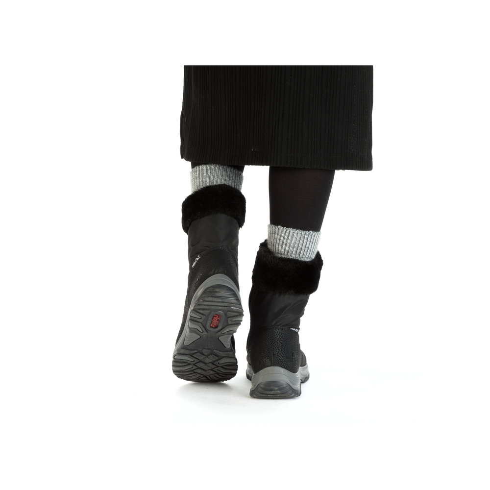 detail Dámská kotníková obuv Rieker M9683-00 černá